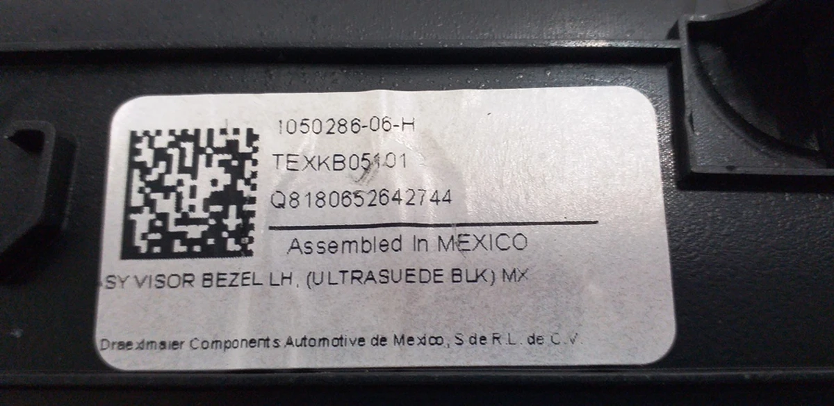 4 Накладка декоративная стойки A магнит UL BLK левая Tesla model X 1050286-06-H