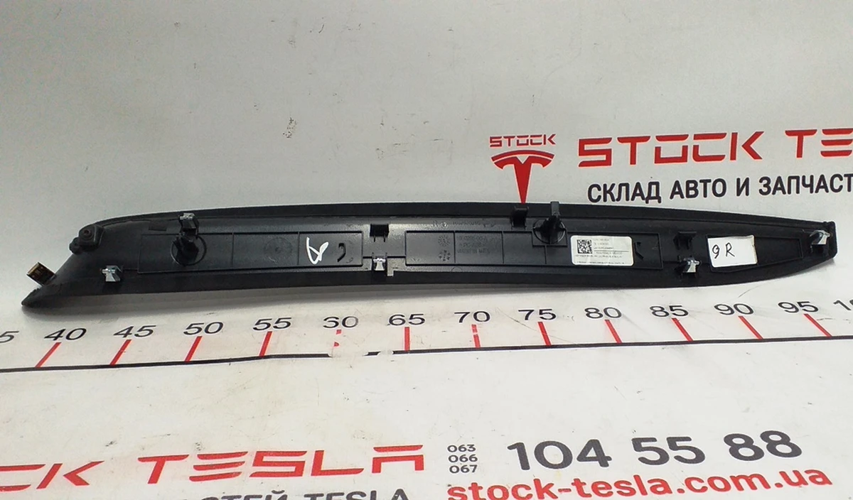 4 Накладка декоративна стійки A магніт UL BLK Tesla model X права Tesla model X 1050294-06-H