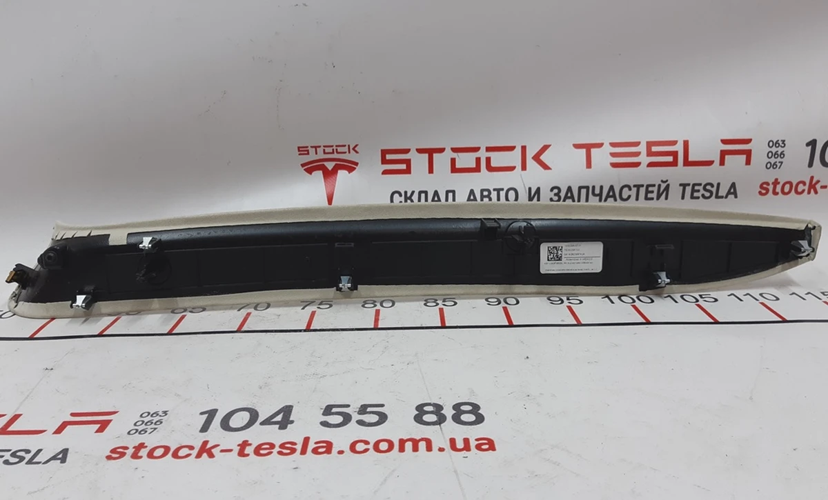 5 Накладка декоративна стійки A магніт NEW ALCAN CRM права Tesla model X 1050294-07-H