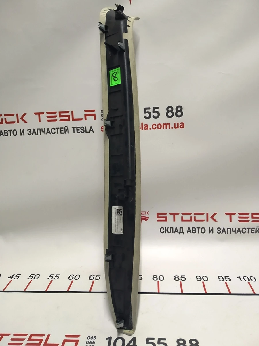 5 Накладка декоративна стійки A з магнітом NEW ALCANTARA CREAM права Tesla model X 1050294-07-H