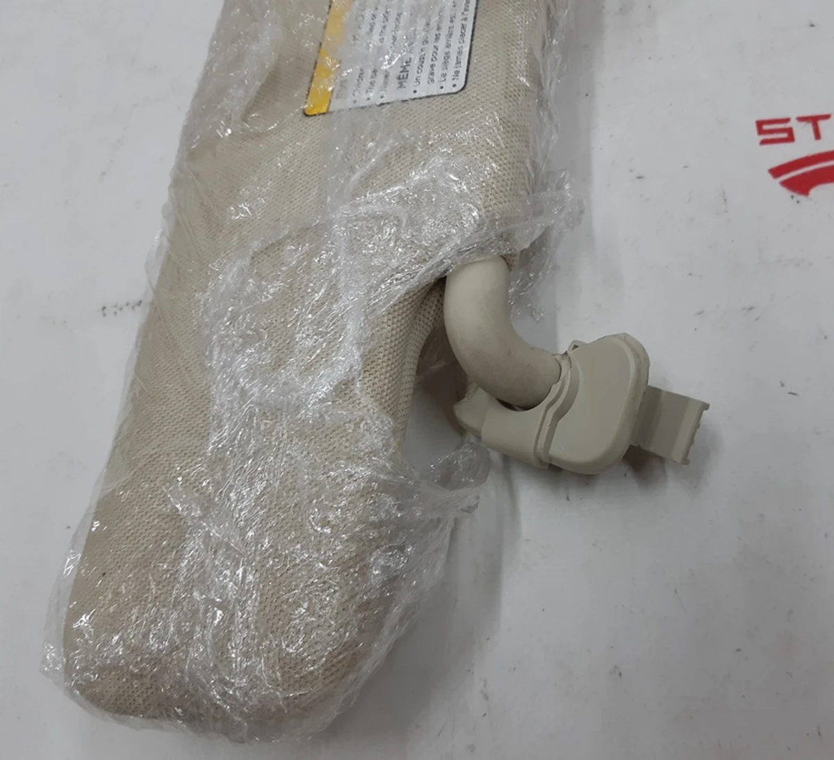 1 Козирок сонцезахисний лівий TEXTILE із пошкодженням Tesla model S, model S REST 1050619-00-A