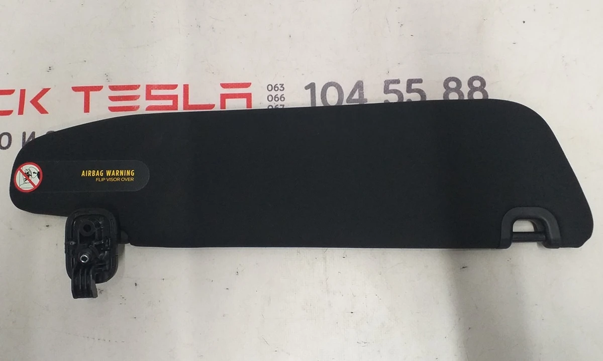 1 Козырек солнцезащитный левый ULS BLK US Tesla model S REST 1050619-06-A