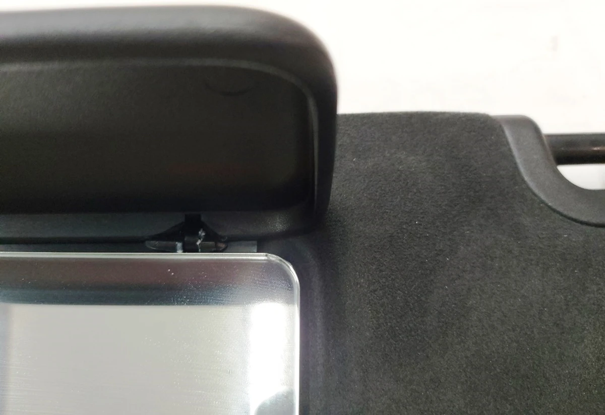 1 Козырёк солнцезащитный левый ALC BLK US с повреждением Tesla model S, model S REST 1050619-02-A