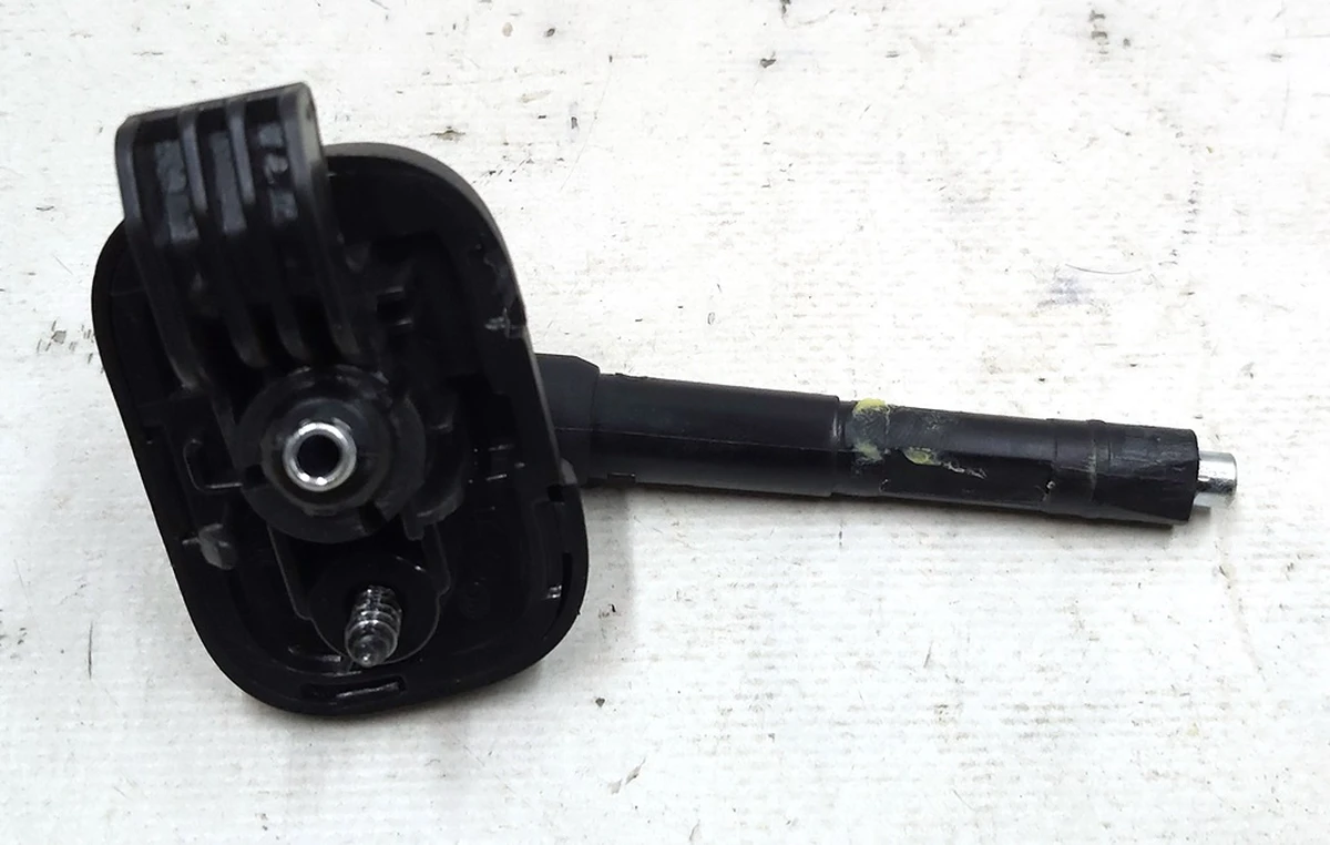 1 Sun visor bracket, right ULS BLK US with cover assembly Tesla model S REST 1050620-06-A