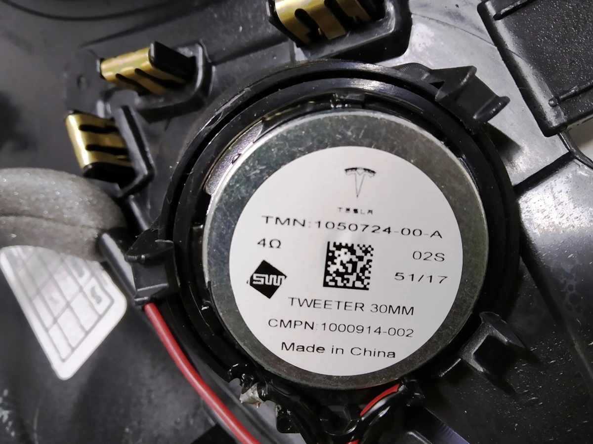 7 AUDIO,SPEAKER,TWEETER,PIGTAIL,30MM Tesla model X 1050724-00-A