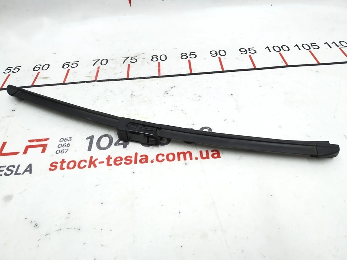 5 Wiper (wiper) right with damage Tesla model S, model S REST 1051496-00-A