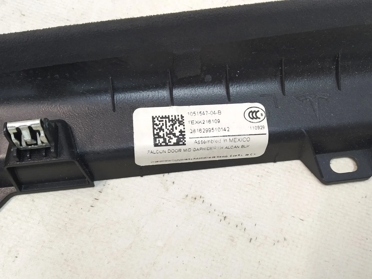 5 Falcon door mid gaphider LEFT HAND ALCAN BLK Tesla Model X 1051547-04-C