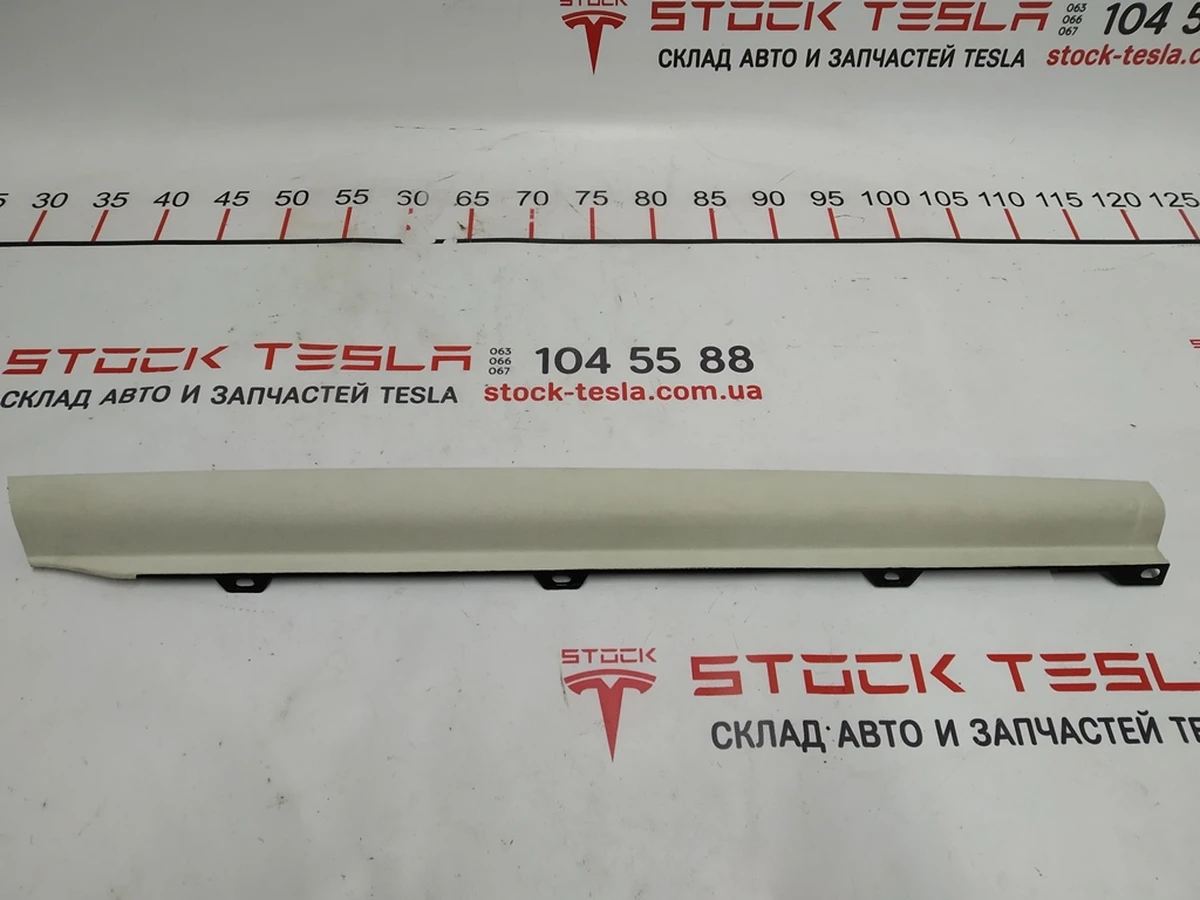 5 Облицювання міжсекційна двері задніх лівих ALC CRM Tesla model X 1051547-07-C