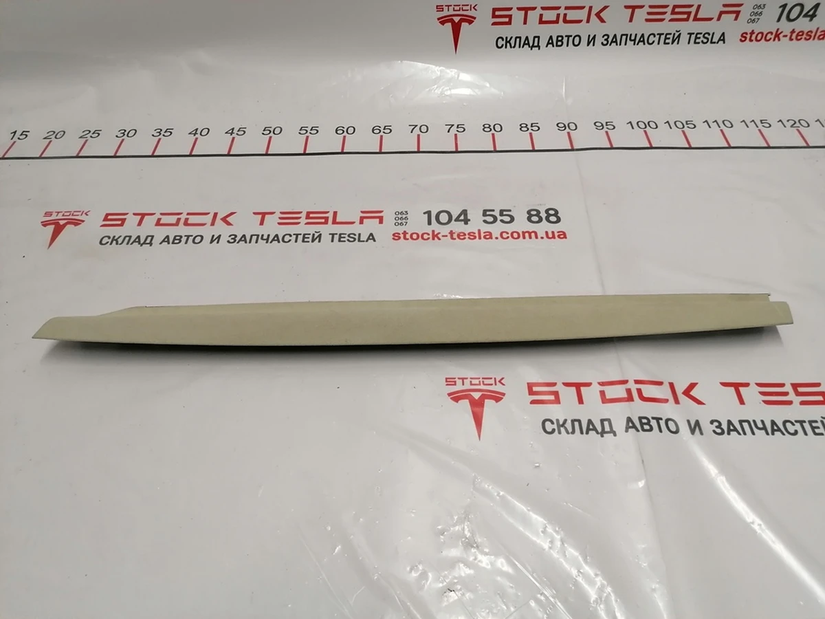 5 Облицовка межсекционная двери задней правой NEW ALC CRM Tesla model X 1051556-07-C