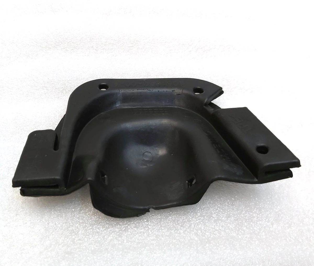 Заглушка парктроника S6 права гумова AWD Tesla model S, model S REST 1051653-00-A