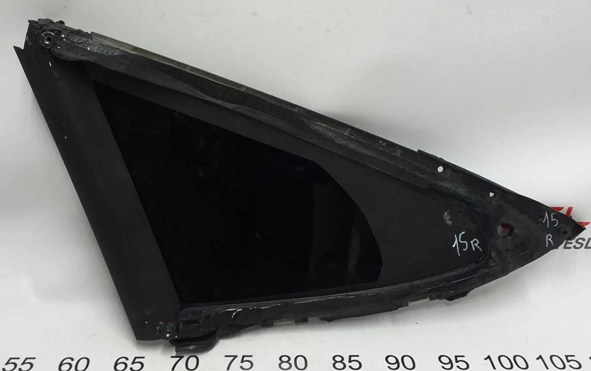20 Скло крила заднього правого (кватирка) Tesla model S, model REST 1051821