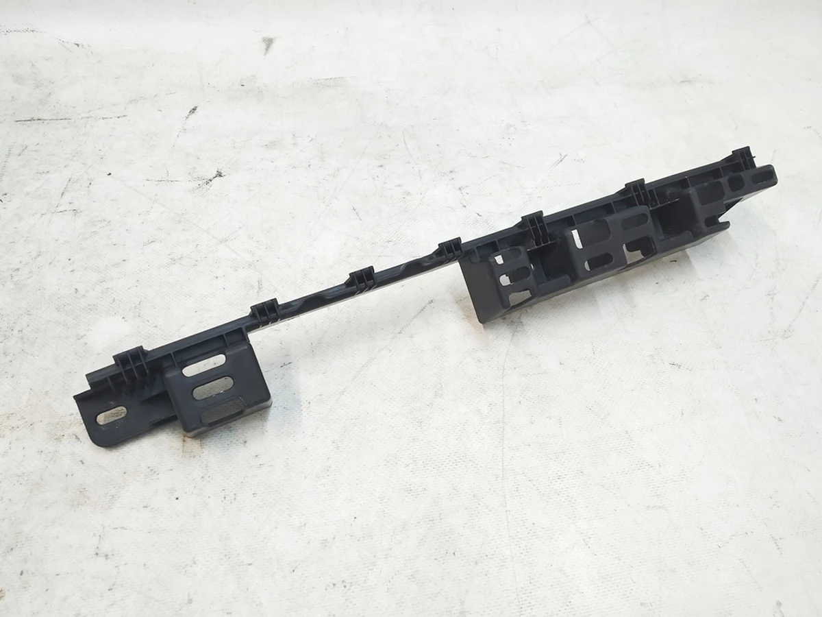 10 Asy, left hand rear sill bracket, MX Tesla Model X 1056095-00-B