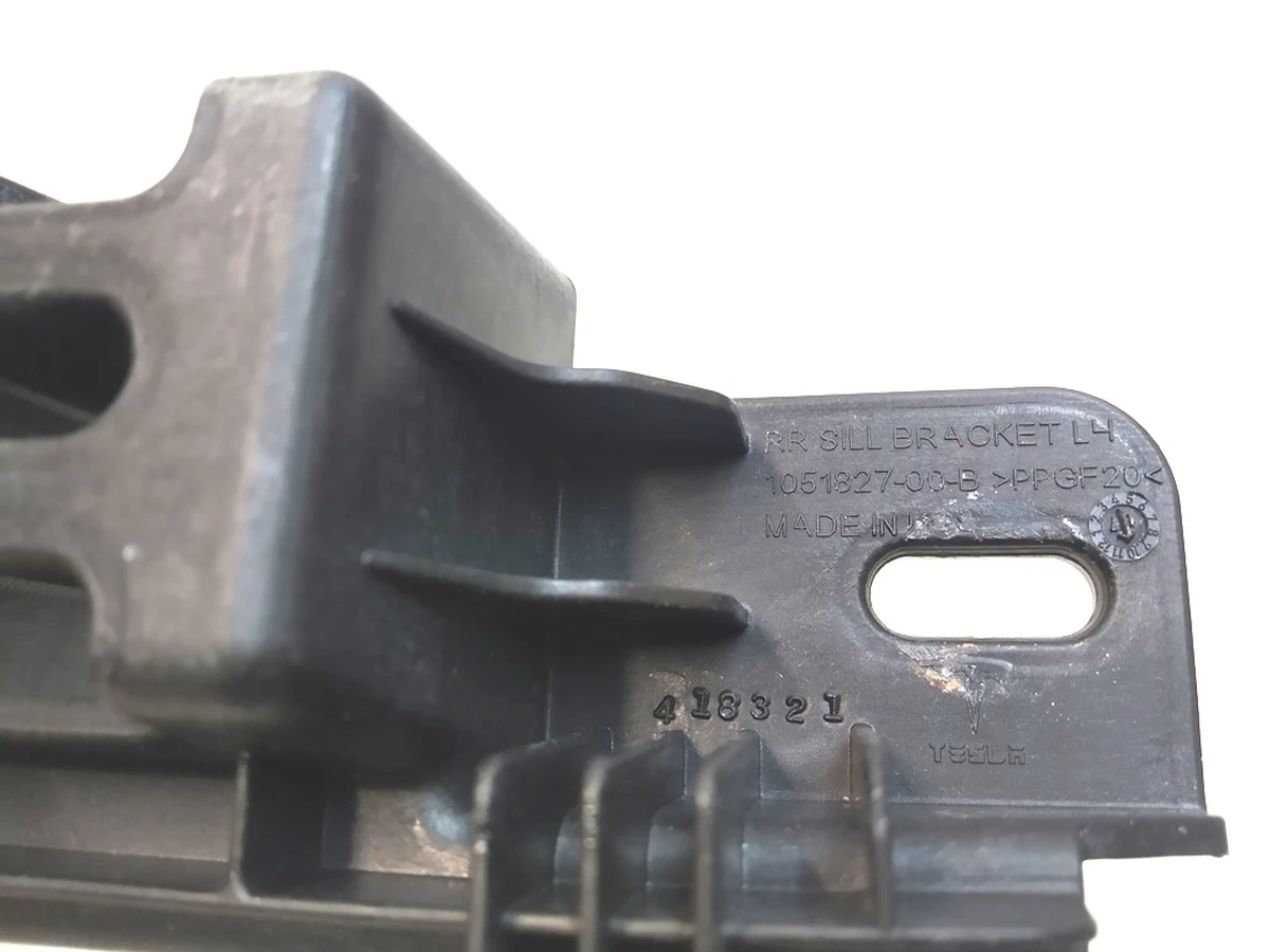 10 Asy, left hand rear sill bracket, MX Tesla Model X 1056095-00-B