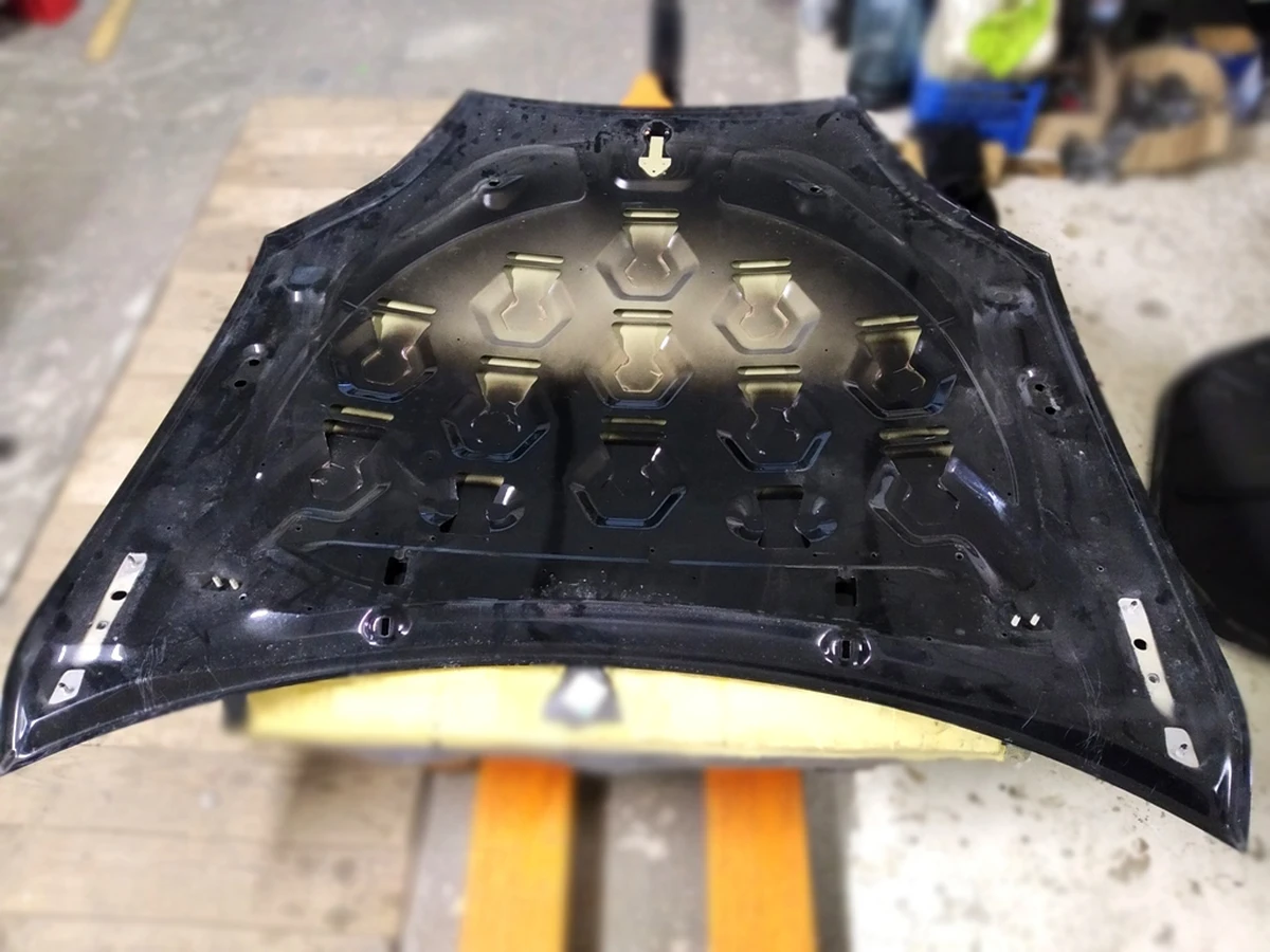 1 Капот (дві петлі) PBSB із пошкодженням RWD Tesla model S 1051875-E0-G