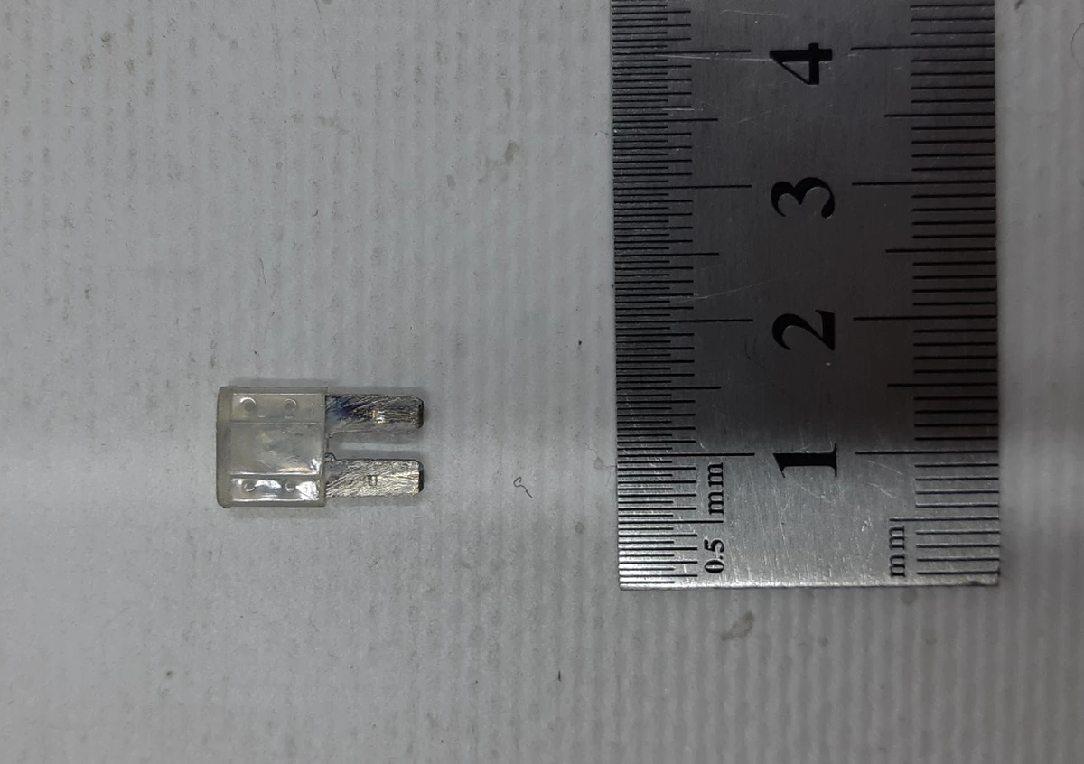 3 Предохранитель MICRO2 25A Tesla Tesla model X, S, REST 1052263-25-A