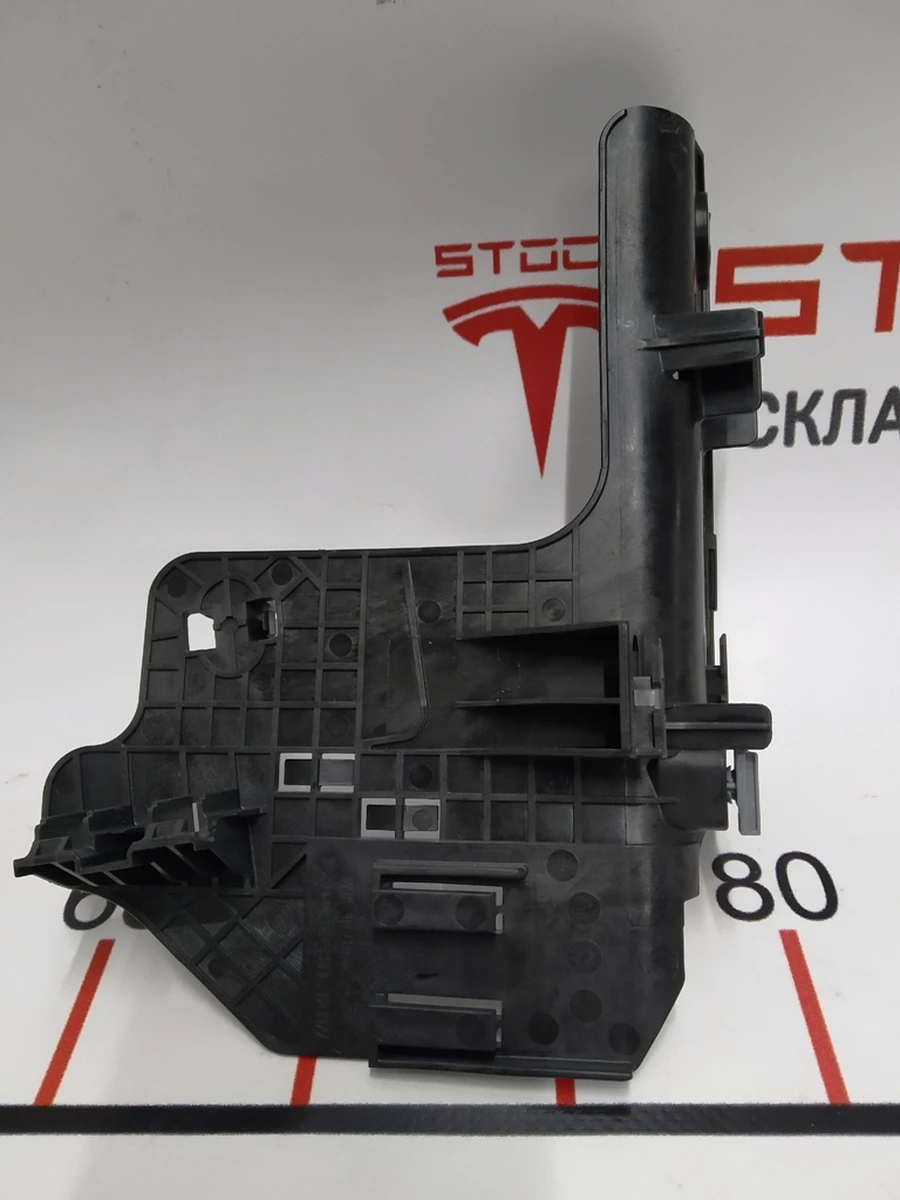 25 Кронштейн кріплення блоку запобіжників Tesla model S REST 1052301-00-B