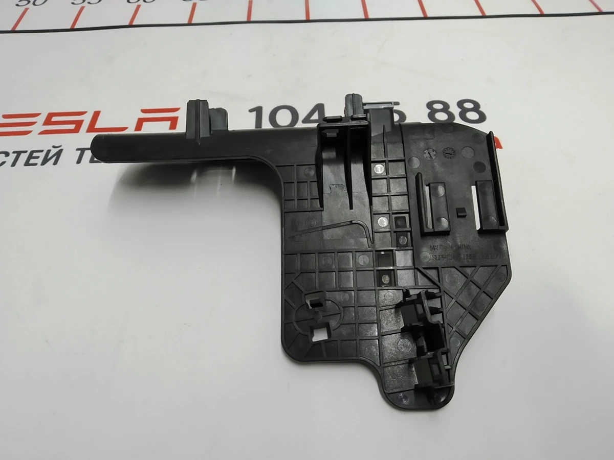 25 Кронштейн кріплення блоку запобіжників Tesla model S REST 1052301-00-B