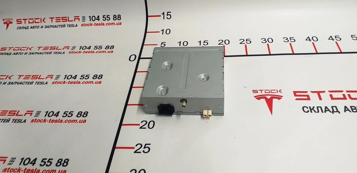 1 Радіо (PREMIUM) 500KB (USA) Tesla model S, model S REST, model X 1052322-00-B