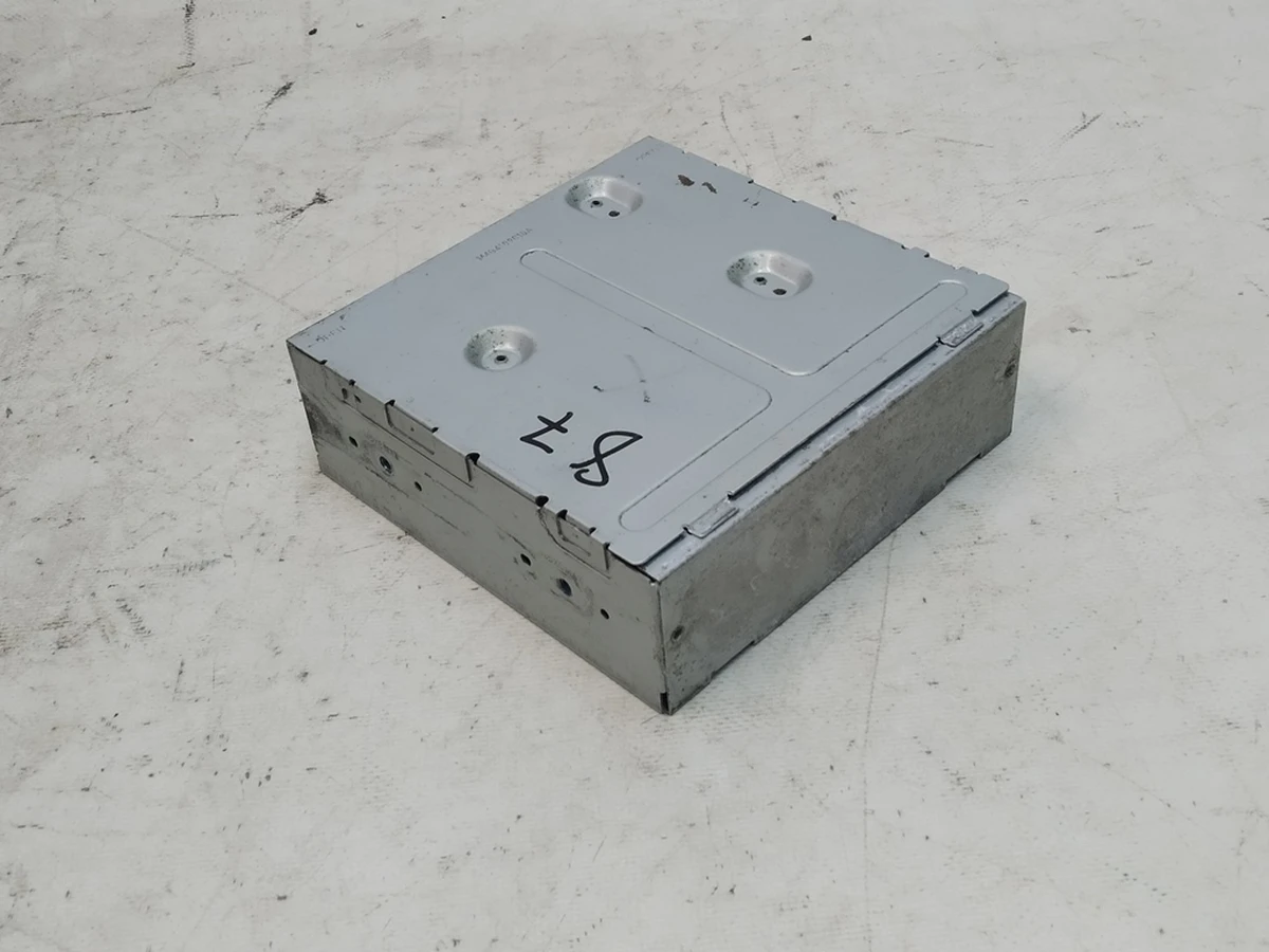 1 Радіо Base 500KB (USA) Tesla Model S, Model S REST, Model X 1052323-00-B