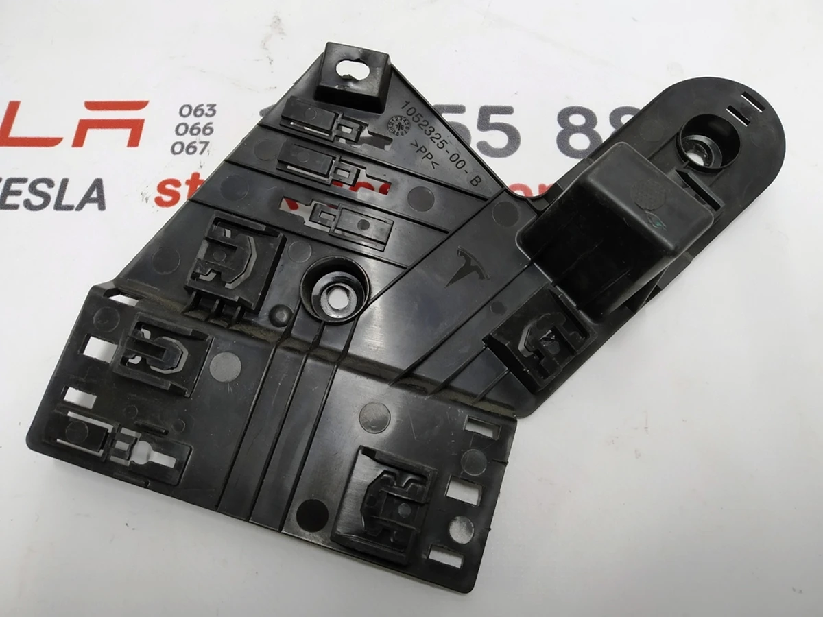 1 Bracket for fastening the electrical wiring connector of the dashboard AWD Tesla model S REST 1004423-00-S