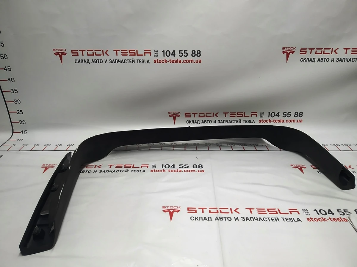 7 Облицювання скла основного дверей задніх лівих ULTRASUEDE BLK Tesla Model X 1052333-06-G