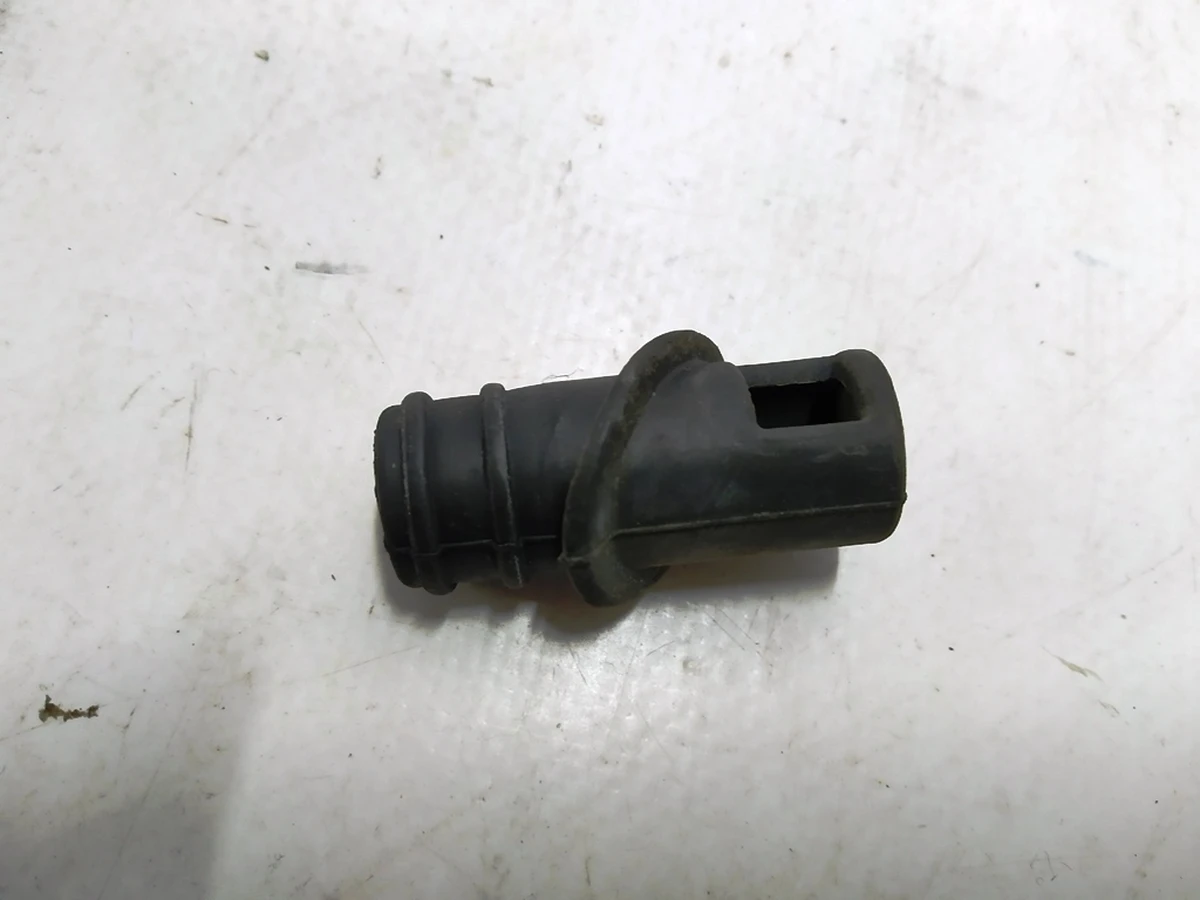 13 Ковпачок гумовий зливного шланга кондиціонера Tesla Model S, Model S REST, Model X 1052480-00-C