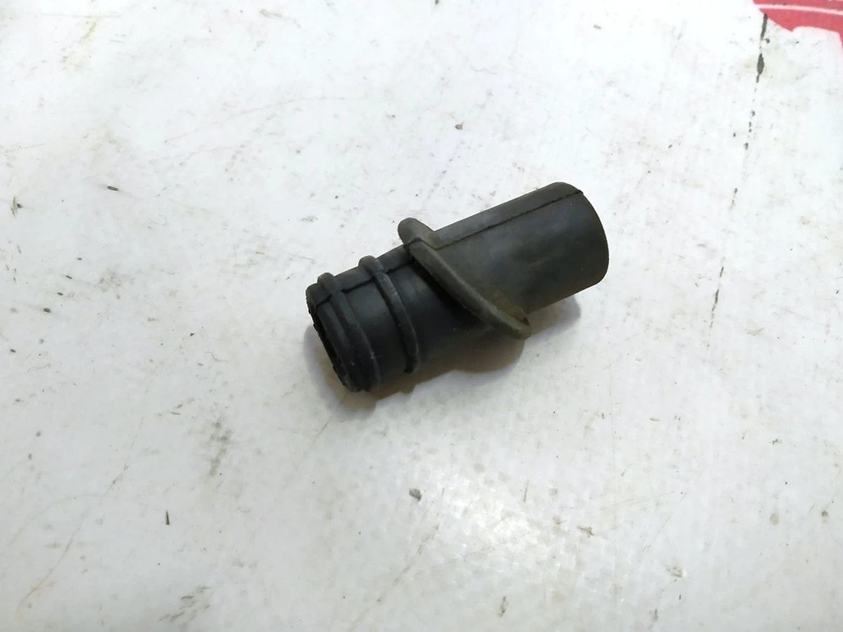 13 Ковпачок гумовий зливного шланга кондиціонера Tesla Model S, Model S REST, Model X 1052480-00-C