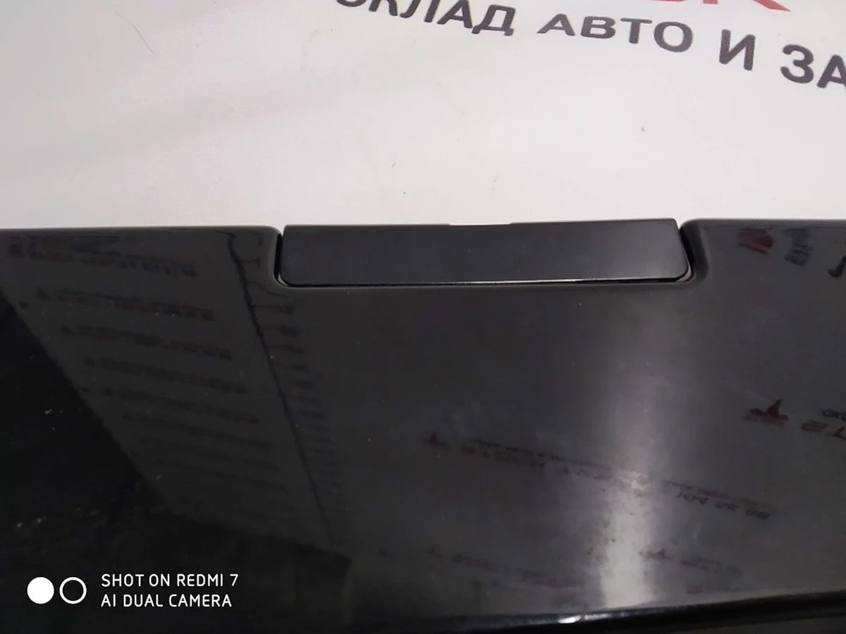 4 Заглушка декоративных панелей крыши левая правая (в сборе) Tesla model S 1052493-00-A