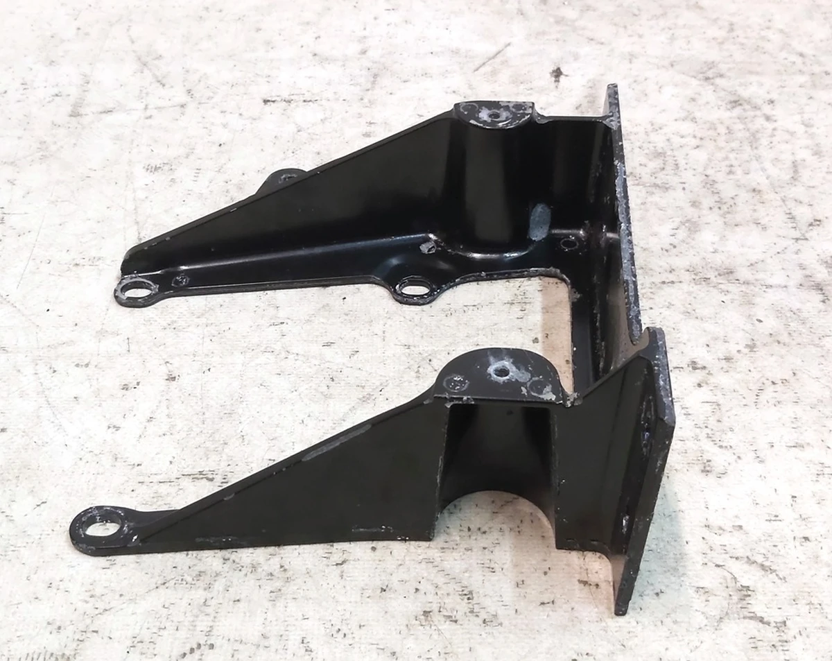 16 Кронштейн кріплення стійки В лівий Tesla model X 1052517-00-J