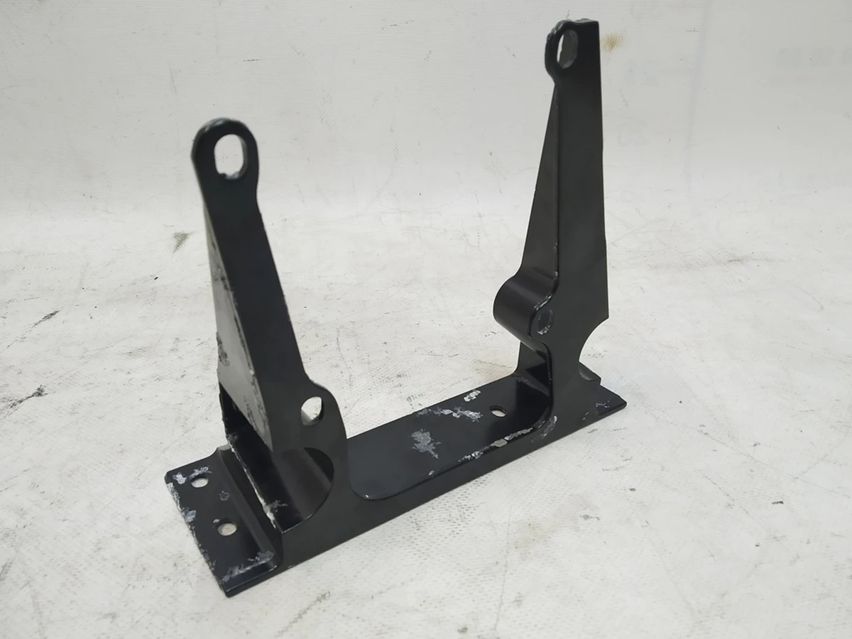 17 Кронштейн кріплення стійки В правий (окислення) Tesla model X 1052518-00-H