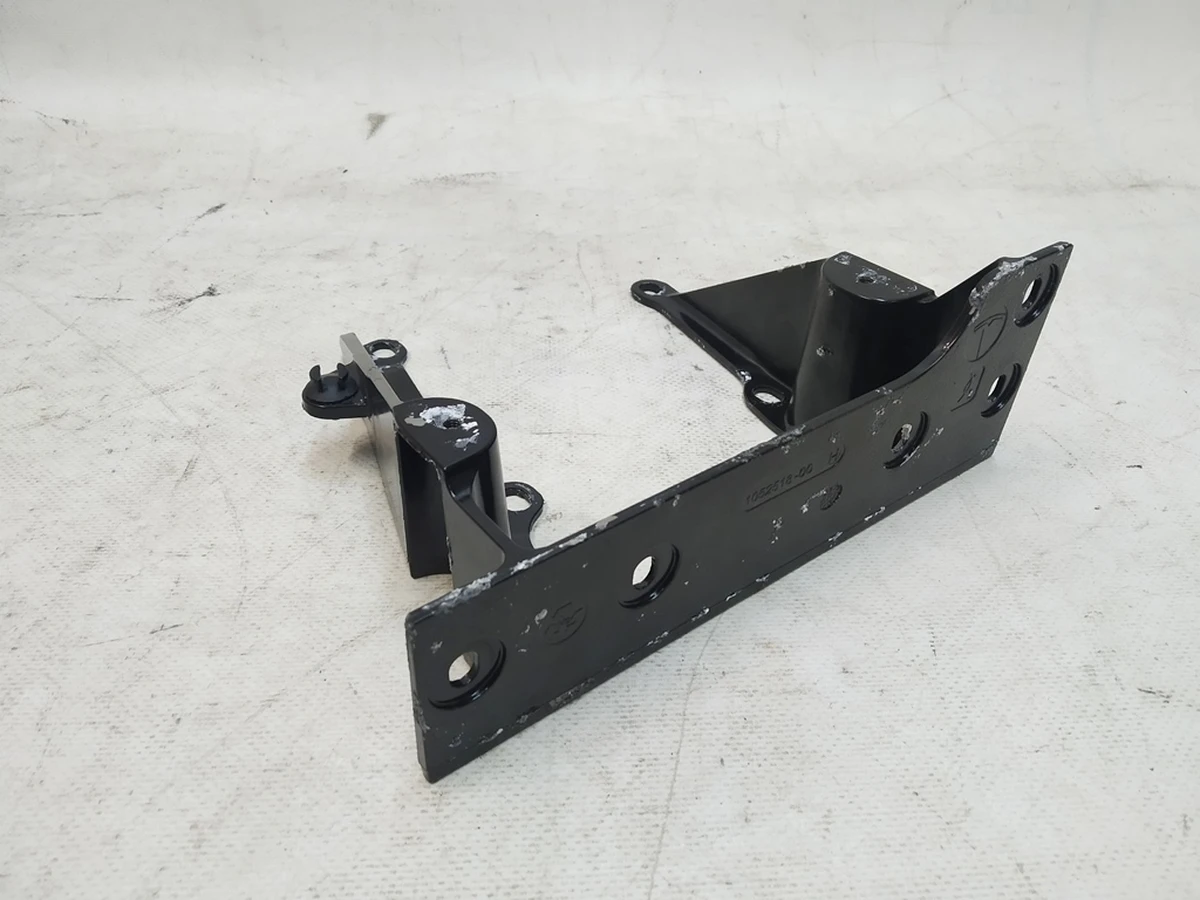 17 Кронштейн кріплення стійки В правий (окислення) Tesla model X 1052518-00-H