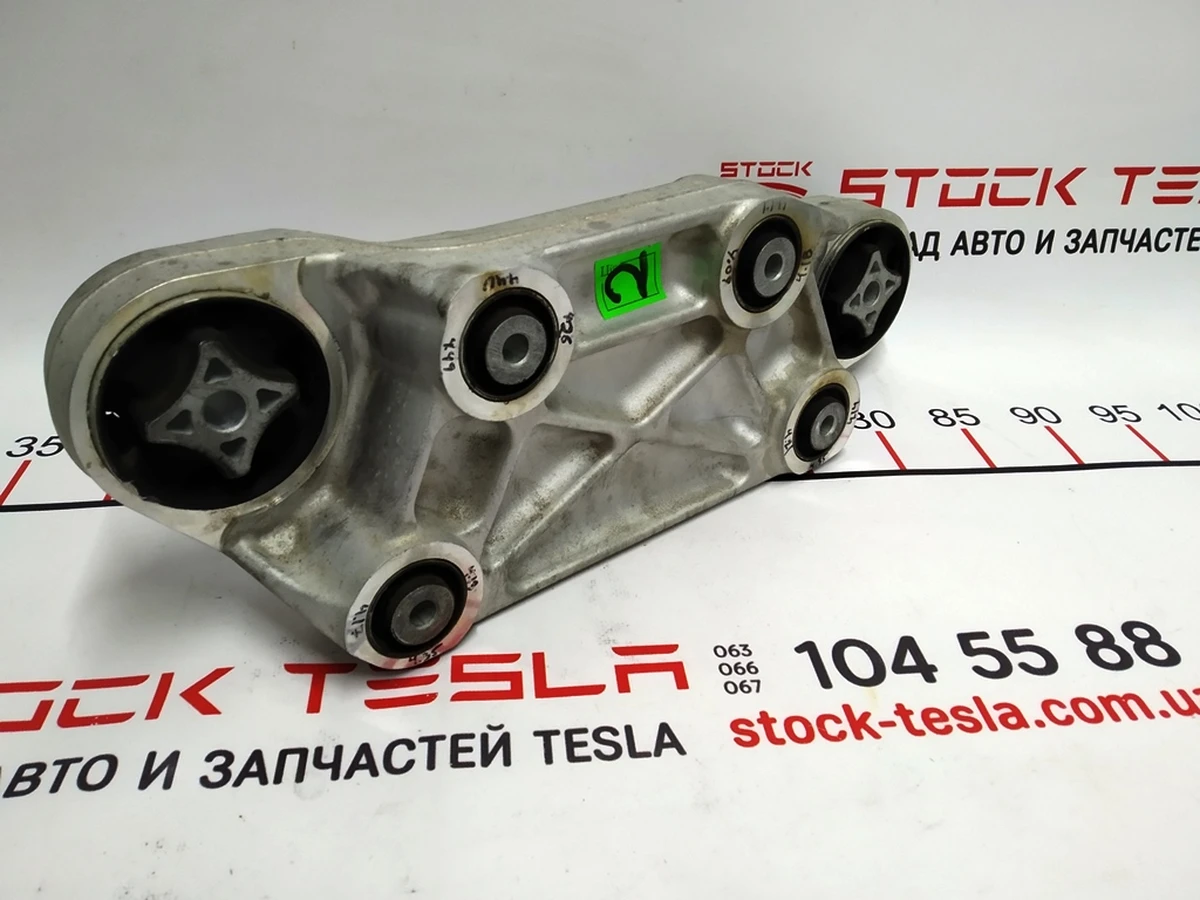 13 Bracket engine mounting front pillow right AWD Tesla model X S REST 1052783-00-C