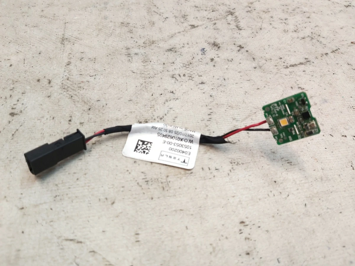 Front Left Door Light Wiring Element substandard Tesla model X 1053053-00-E
