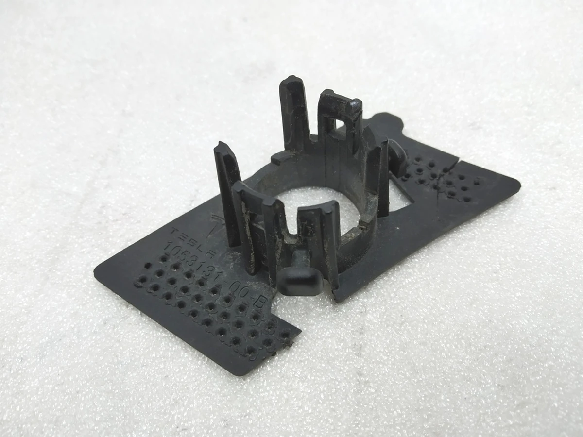 4 PARK ASSIST RETAINERS-S6