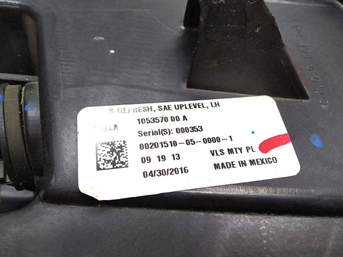 1 Фара головна ліва LED (USA) UP-LEVEL REFRESH із пошкодженням Tesla model S REST 1053570-00-F