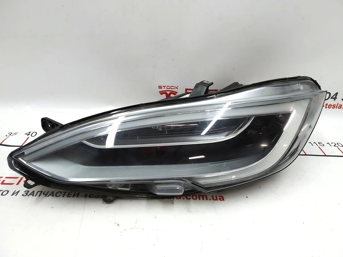 1 Фара главная левая LED (USA) UP-LEVEL Tesla model S REST 1053570-00-F