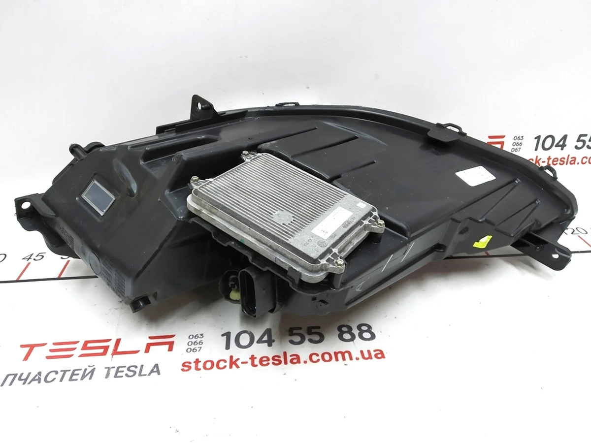 1 Фара головна права LED (USA) UP-LEVEL REFRESH Tesla S REST 1053571-00-F