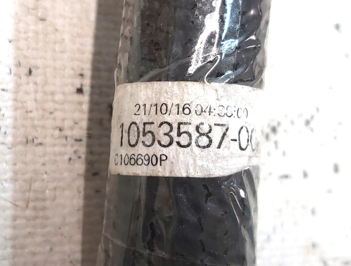 11 Шланг системи охолодження T-подібний Tesla model X 1053587-00-E