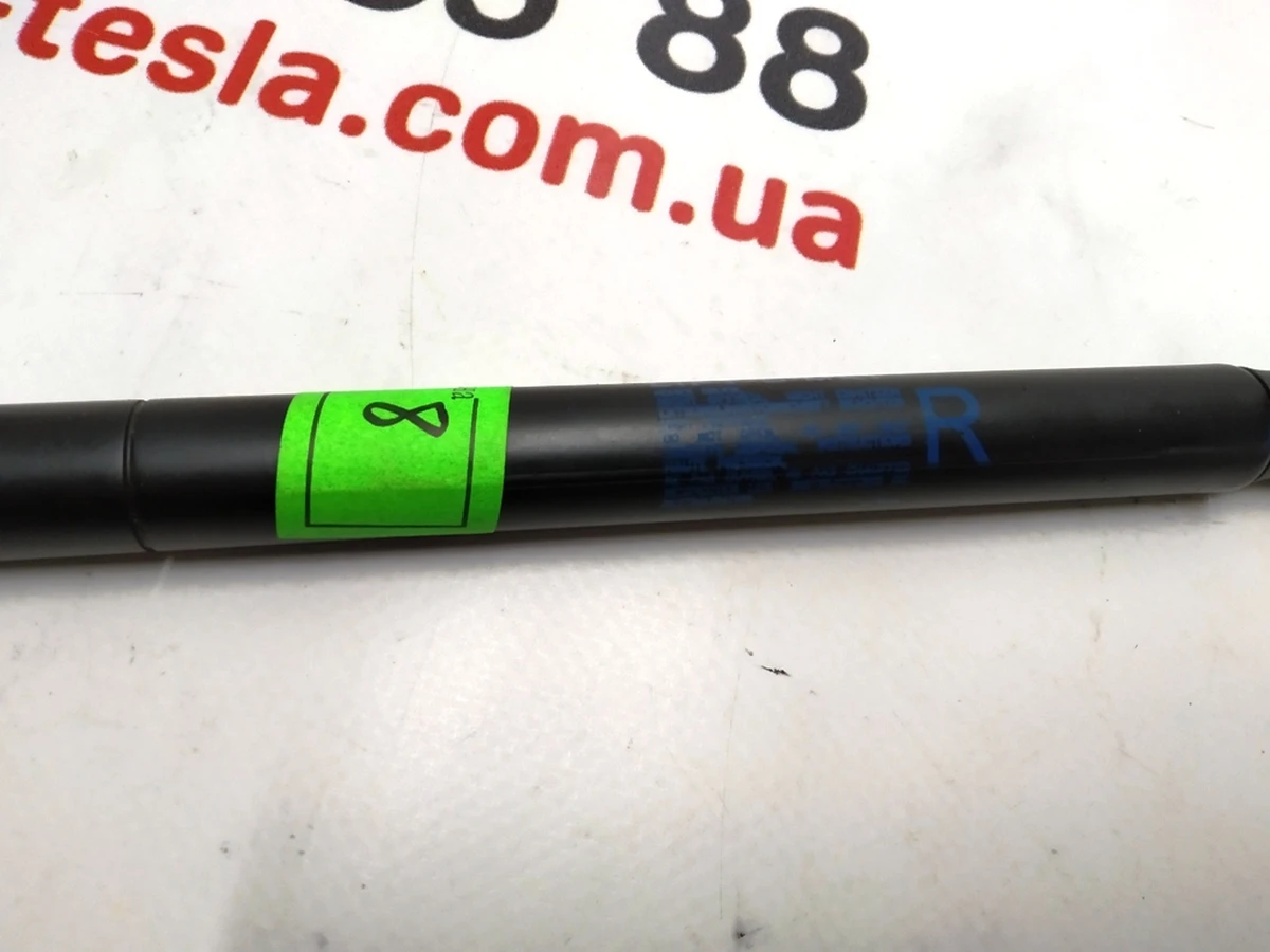 4 Амортизатор (упор газовый) капота правый Tesla model X 1053606-00-B