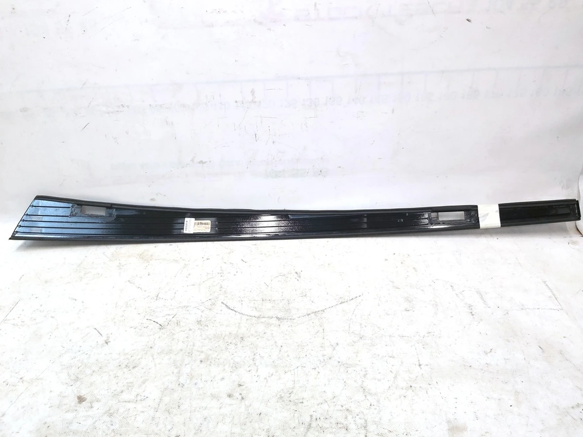 2 PAINTED SIDE APPLIQUE LH KIT, SERVICE without plugs Tesla model S REST 1053618-S0-B