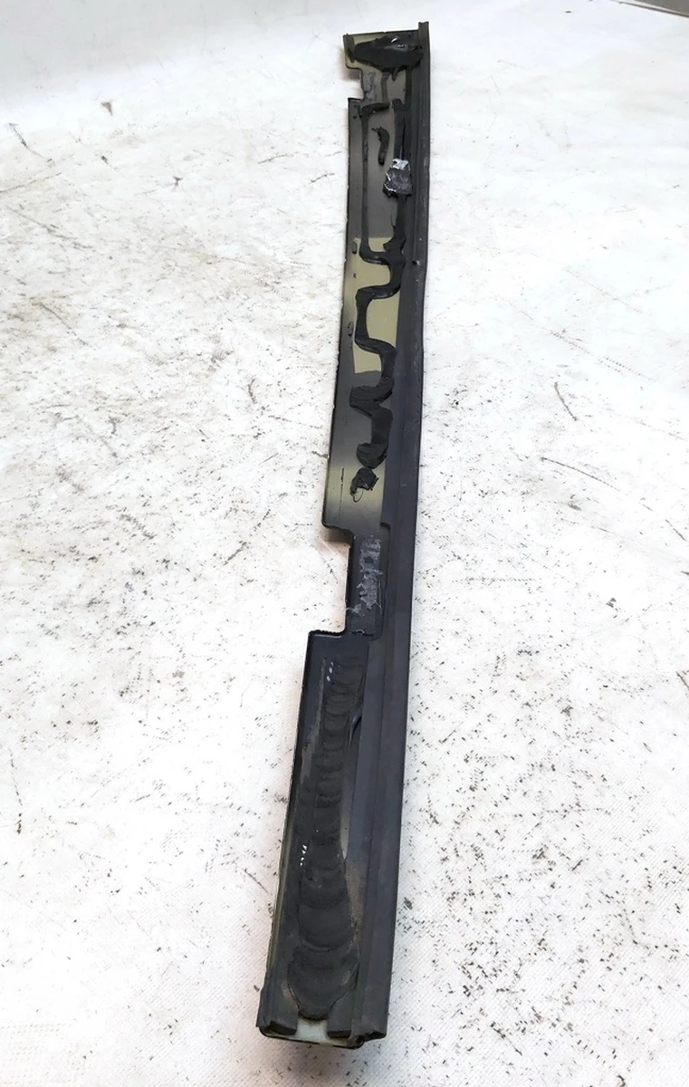 3 Панель зовнішня декоративна даху права Tesla model S 1053619-S0-B