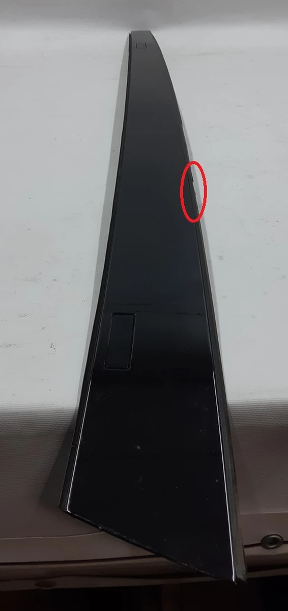 3 Панель зовнішня декоративна даху права в зборі з пошкодженням Tesla model S REST 1053619-S0-B