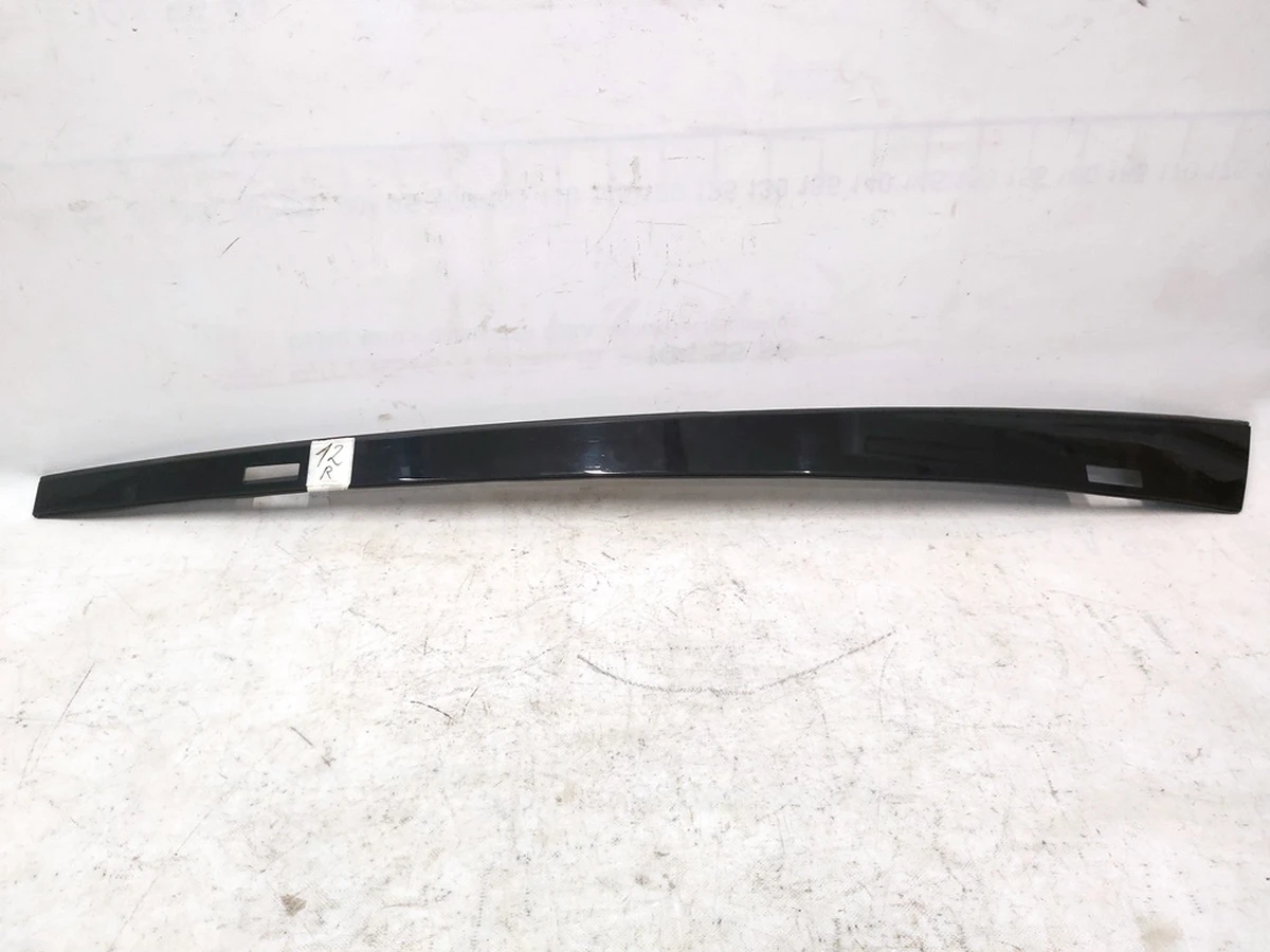 3 Панель зовнішня декоративна покрівля права Tesla model S REST 1053619-S0-B