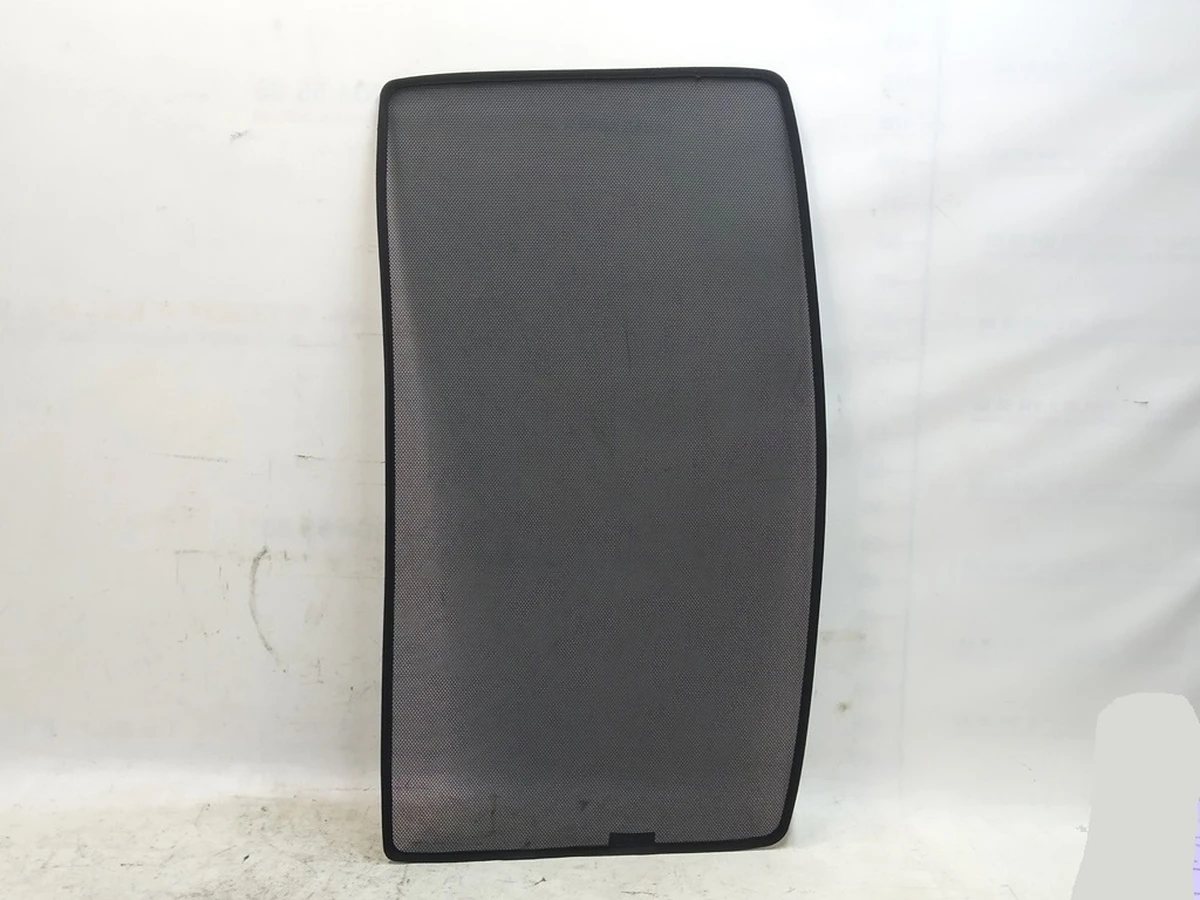 4 Шторка (сетка) солнцезащитная панорамы передняя 510х980 мм Б/У Tesla Model S 1053620