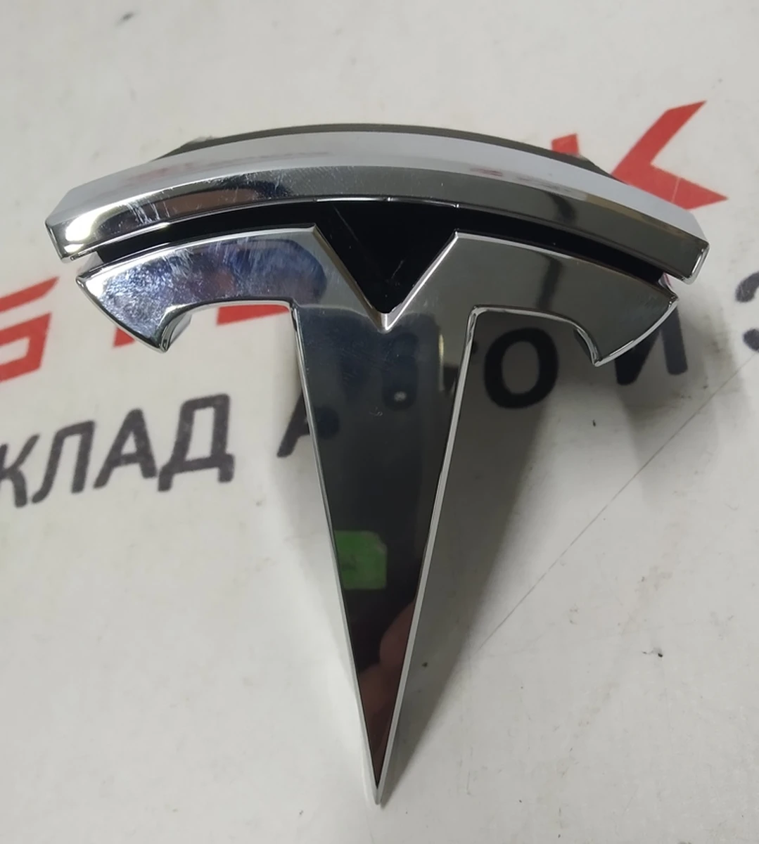 2 Знак "Т" переднього бампера Tesla model S REST 1056386-00-F