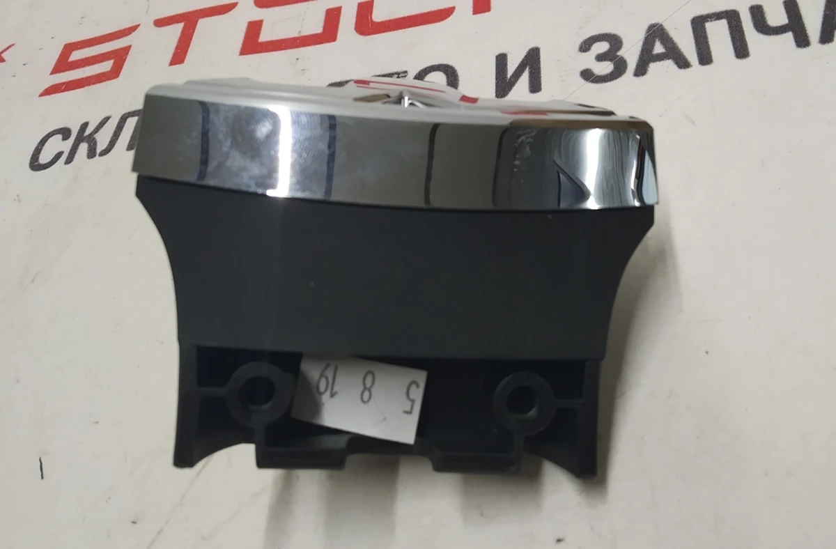 2 Знак "Т" переднього бампера Tesla model S REST 1056386-00-F