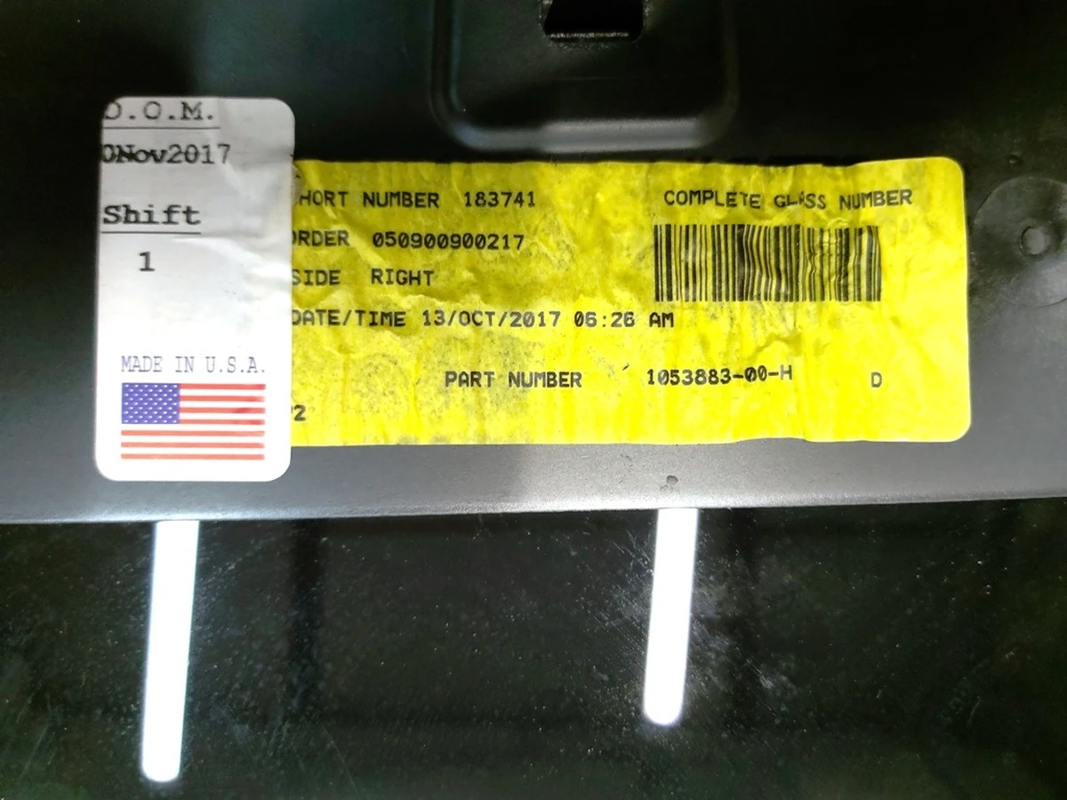 7 Скло верхнє дверей задніх правих (сокола) в зборі Tesla model X 1034903-00-Q