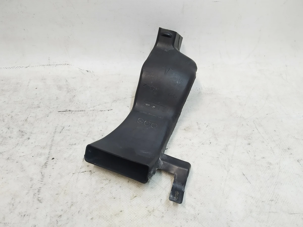 9 Коліно повітроводу системи кондиціювання праве Tesla Model X 1053893-00-A