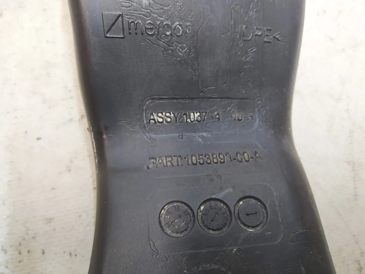 9 Коліно повітроводу системи кондиціювання праве Tesla Model X 1053893-00-A