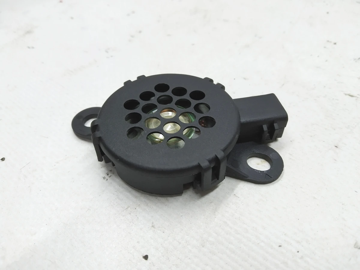 8 Динамик сигнала открытия/закрытия двери Tesla Model 3 1054113-00-B